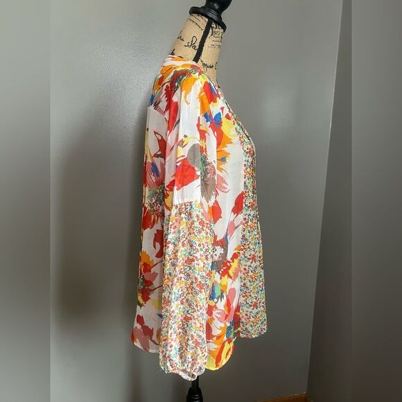 Hope Springs bright floral semi sheer pleated button front blouse XL Vaca travel - Picture 6 of 8